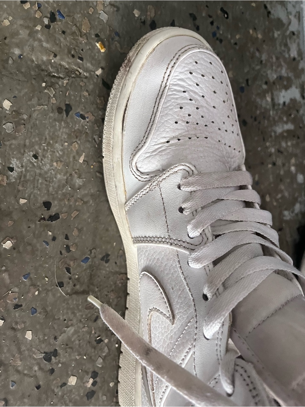 Jordan 1 triple White Mid-Top Leather Sneaker shoe athletic retro men 8.5 - Picture 11 of 12